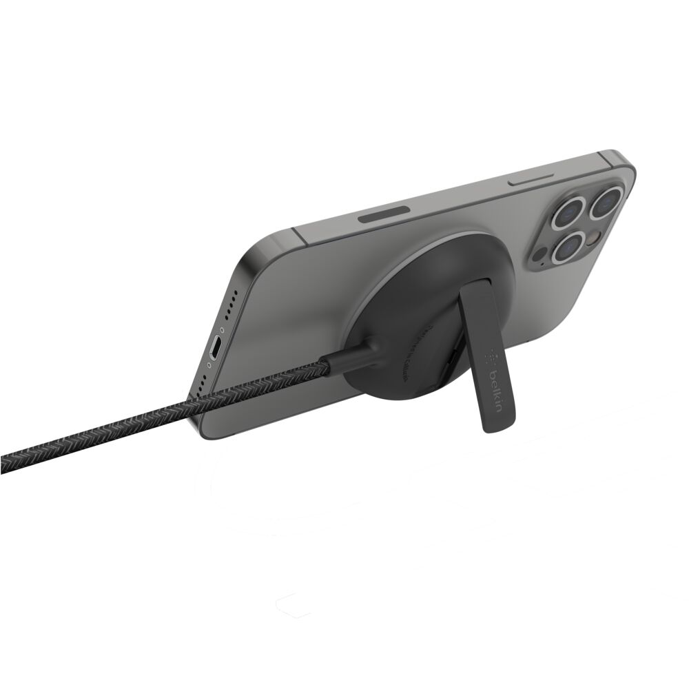 Belkin Portable Wireless Charger Pad with MagSafe 15W 2 Belkin Portable Wireless Charger Pad with MagSafe 15W - Image 2