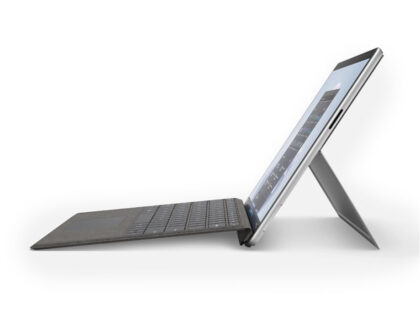 Microsoft Surface Pro 9 Intel Core i7 12th Gen 16GB RAM 256GB SSD 13" Touchscreen (Grade A)
