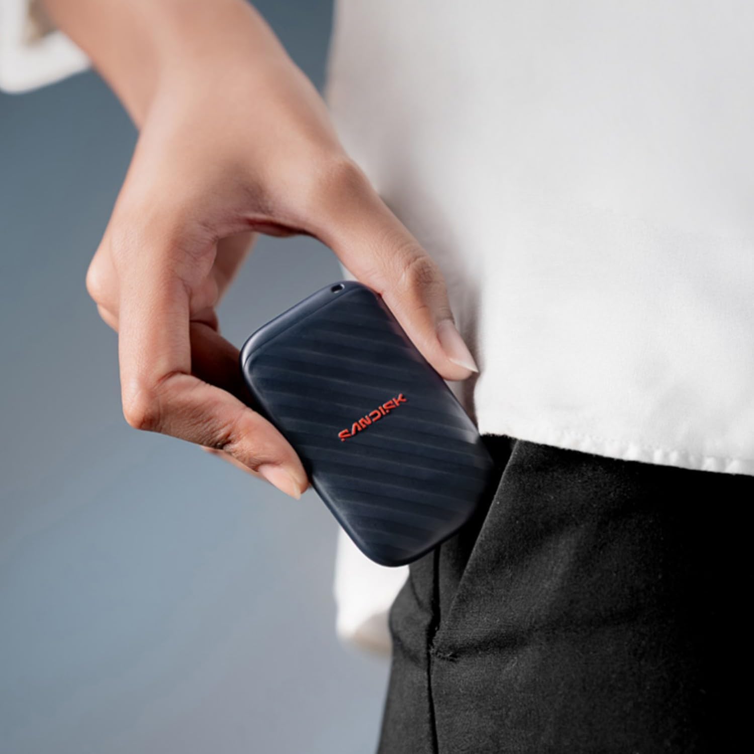 SanDisk E10 Portable External SSD 1TB (SDSSDE10-1T00-G25) 2 SanDisk E10 Portable External SSD 1TB (SDSSDE10-1T00-G25) - Image 2